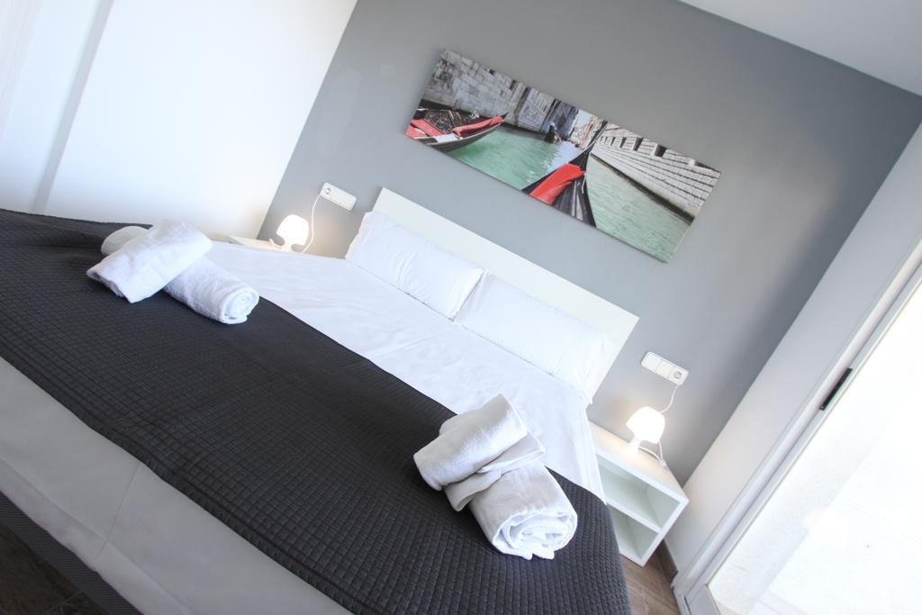For A Stay Royal Center Салоу Екстериор снимка