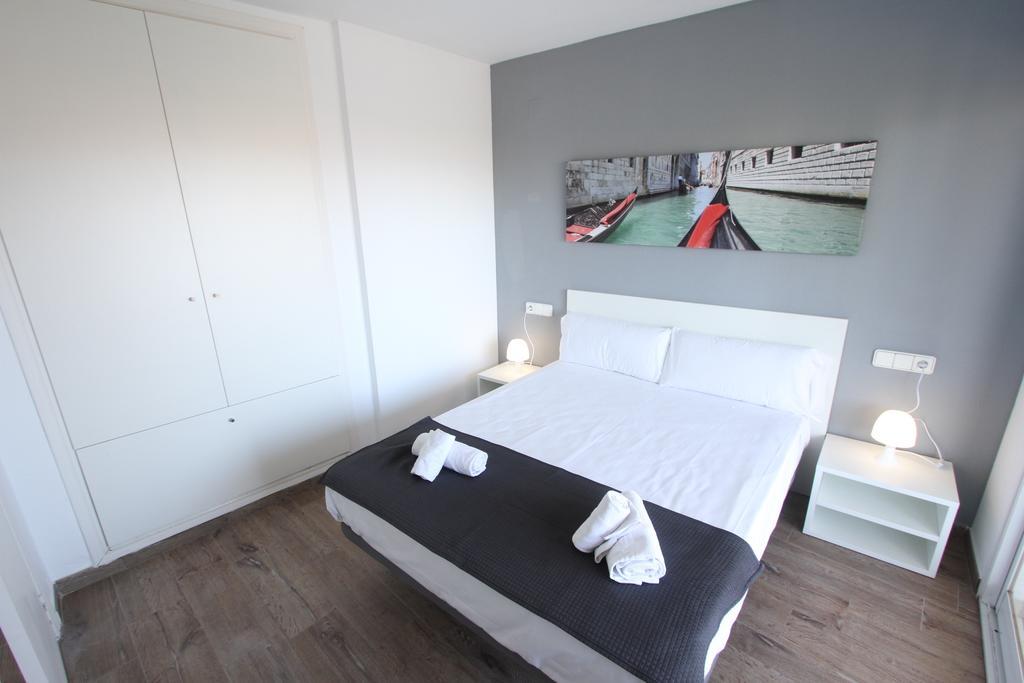 For A Stay Royal Center Салоу Екстериор снимка